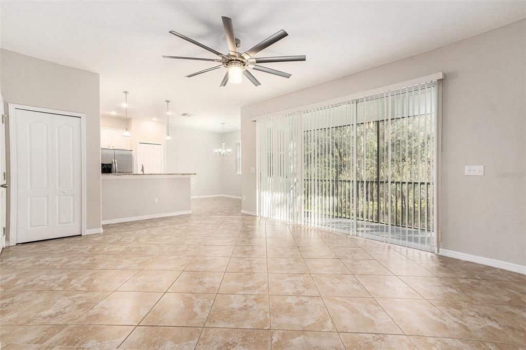 待售: $349,000 (3 贝兹, 2 浴室, 1988 平方英尺)