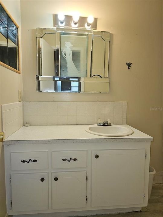 待售: $69,000 (2 贝兹, 2 浴室, 1579 平方英尺)