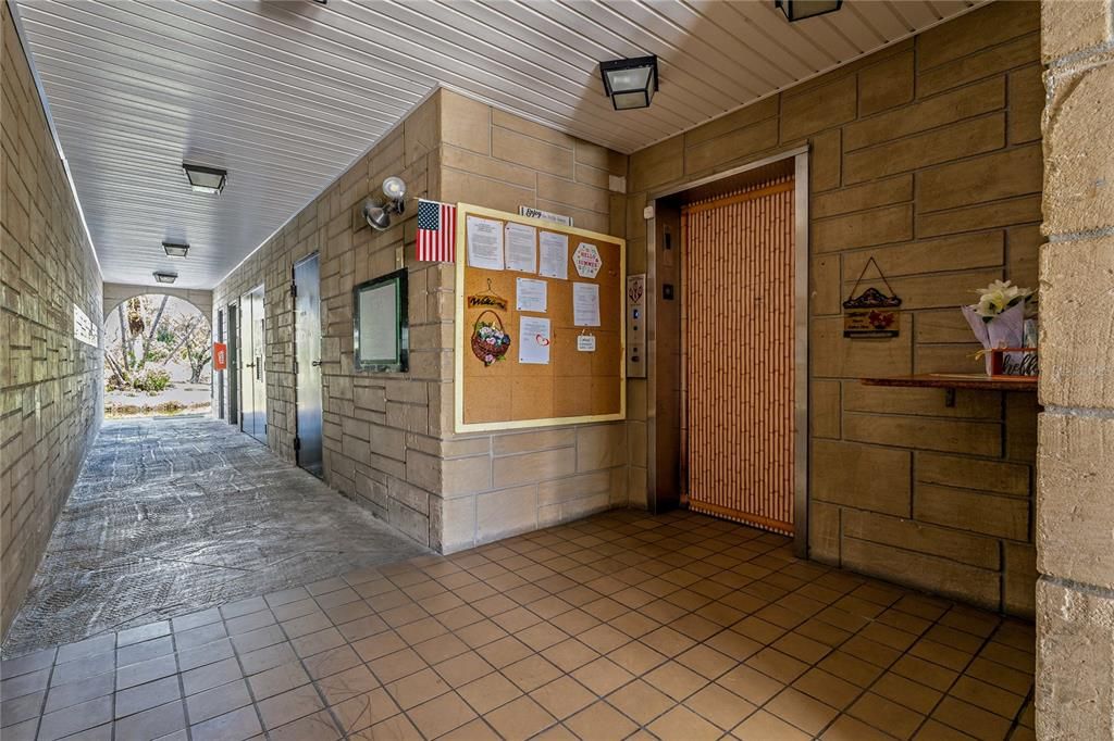 待售: $69,000 (2 贝兹, 2 浴室, 1579 平方英尺)