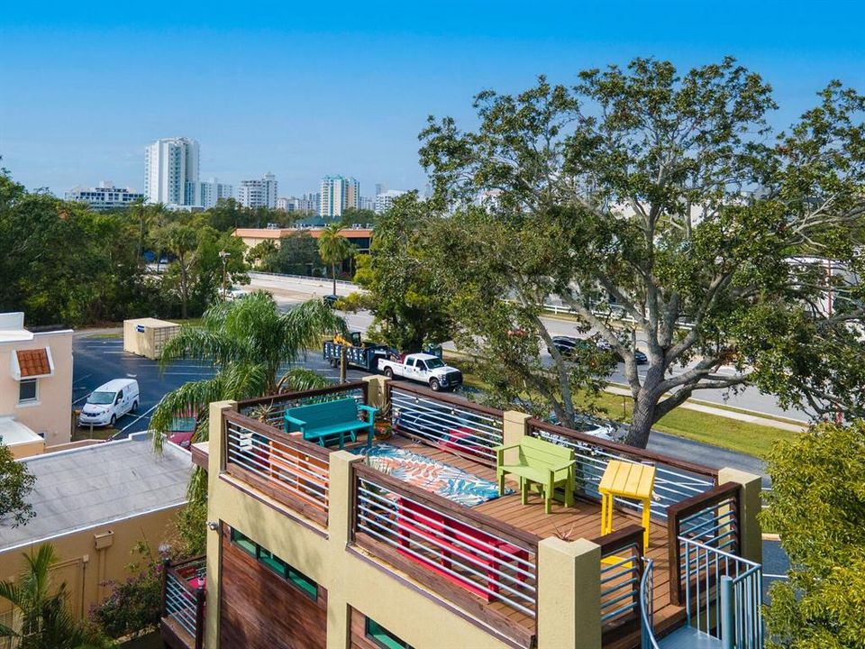 For Sale: $1,320,000 (3 beds, 3 baths, 1996 Square Feet)