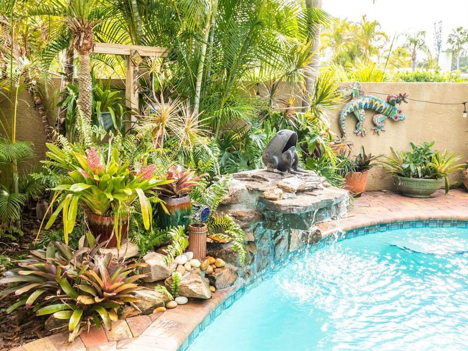 For Sale: $1,320,000 (3 beds, 3 baths, 1996 Square Feet)