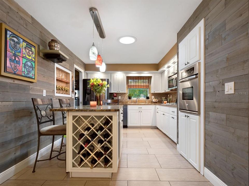 For Sale: $1,320,000 (3 beds, 3 baths, 1996 Square Feet)