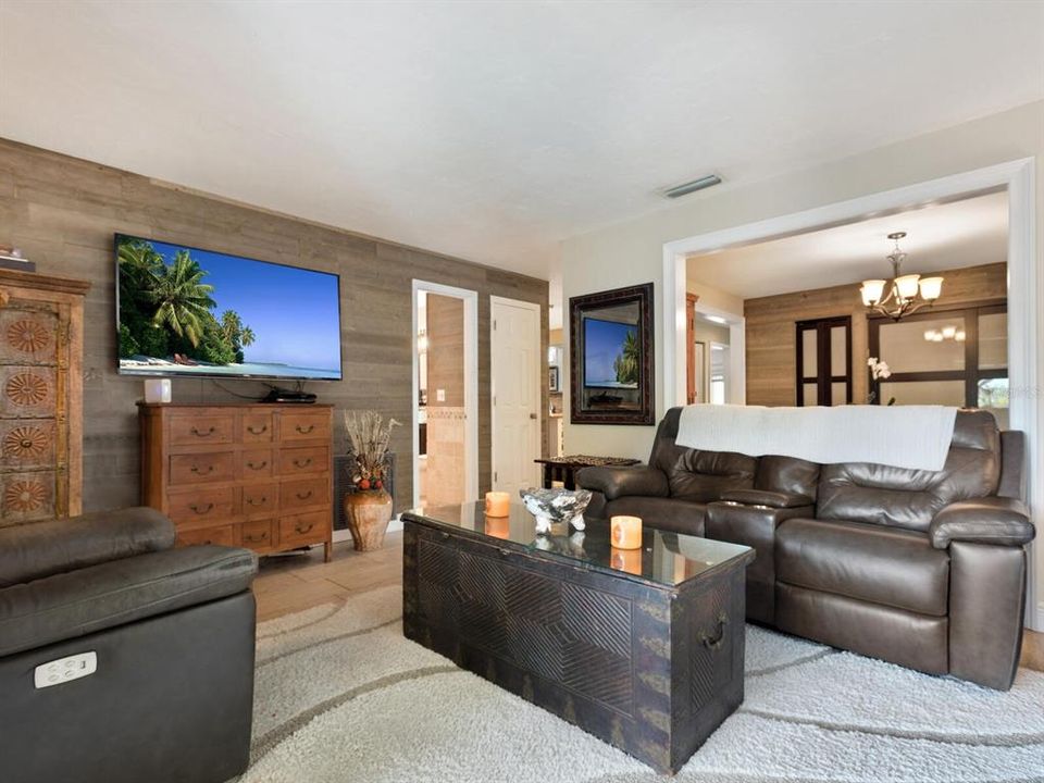 For Sale: $1,320,000 (3 beds, 3 baths, 1996 Square Feet)