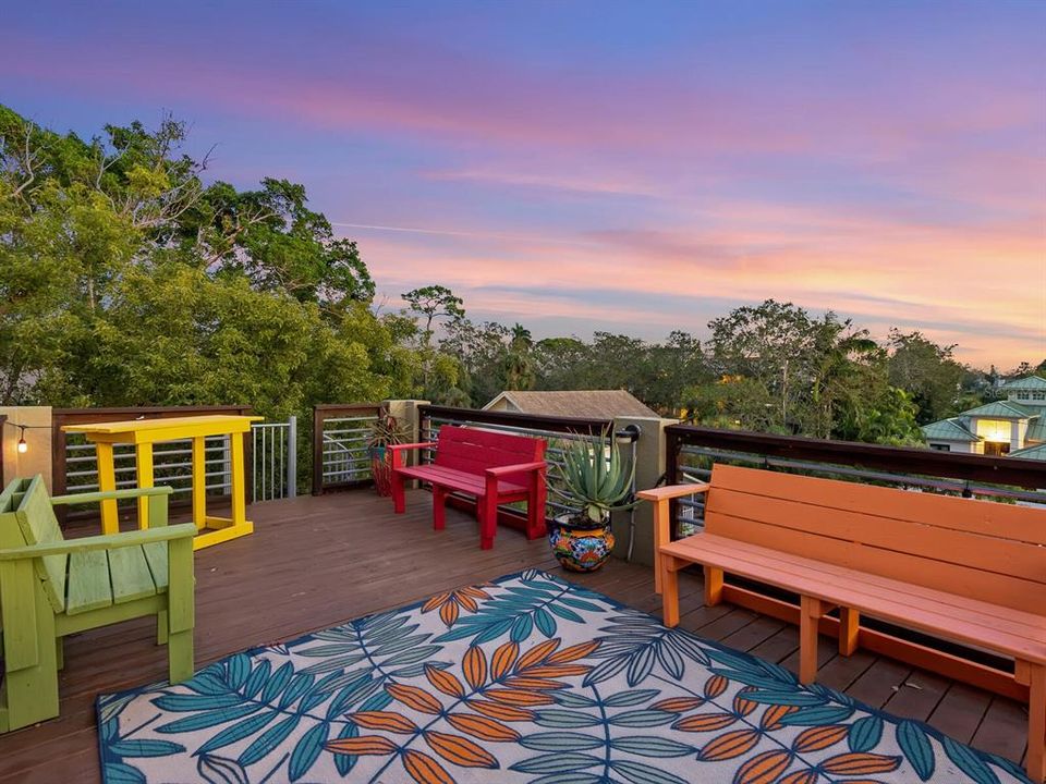 For Sale: $1,320,000 (3 beds, 3 baths, 1996 Square Feet)