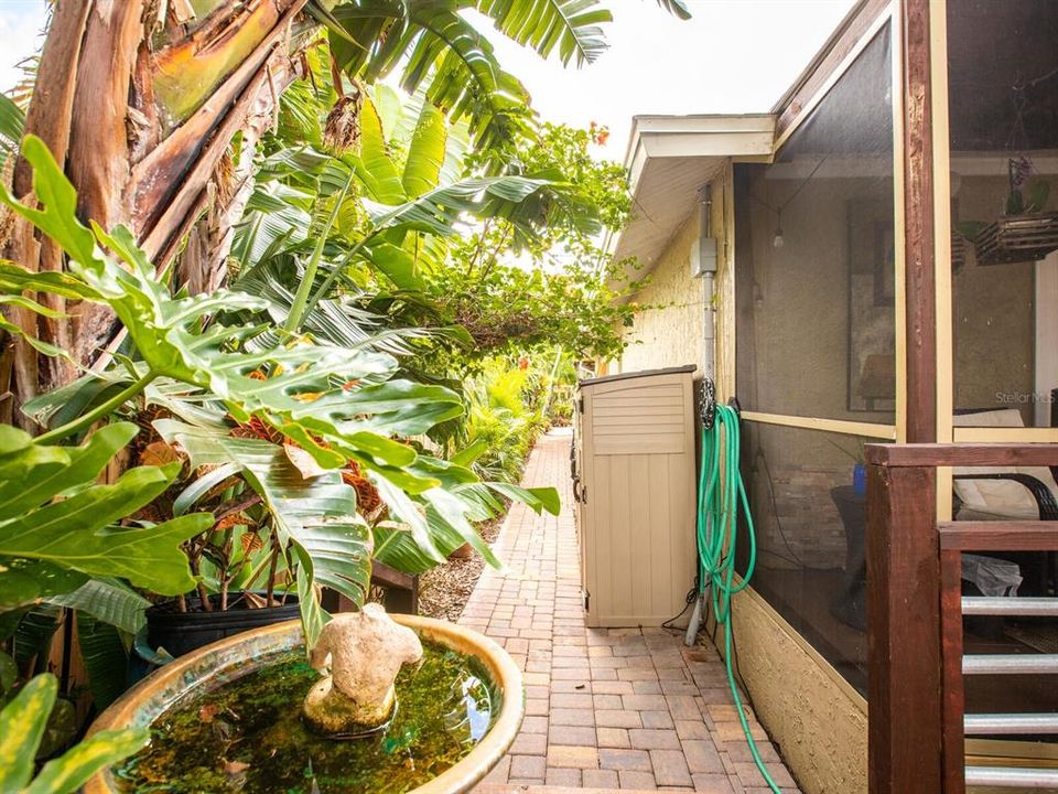 For Sale: $1,320,000 (3 beds, 3 baths, 1996 Square Feet)