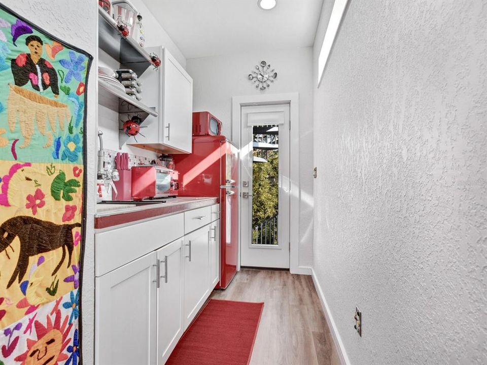 For Sale: $1,320,000 (3 beds, 3 baths, 1996 Square Feet)