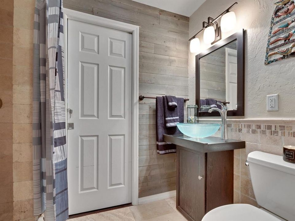 For Sale: $1,320,000 (3 beds, 3 baths, 1996 Square Feet)