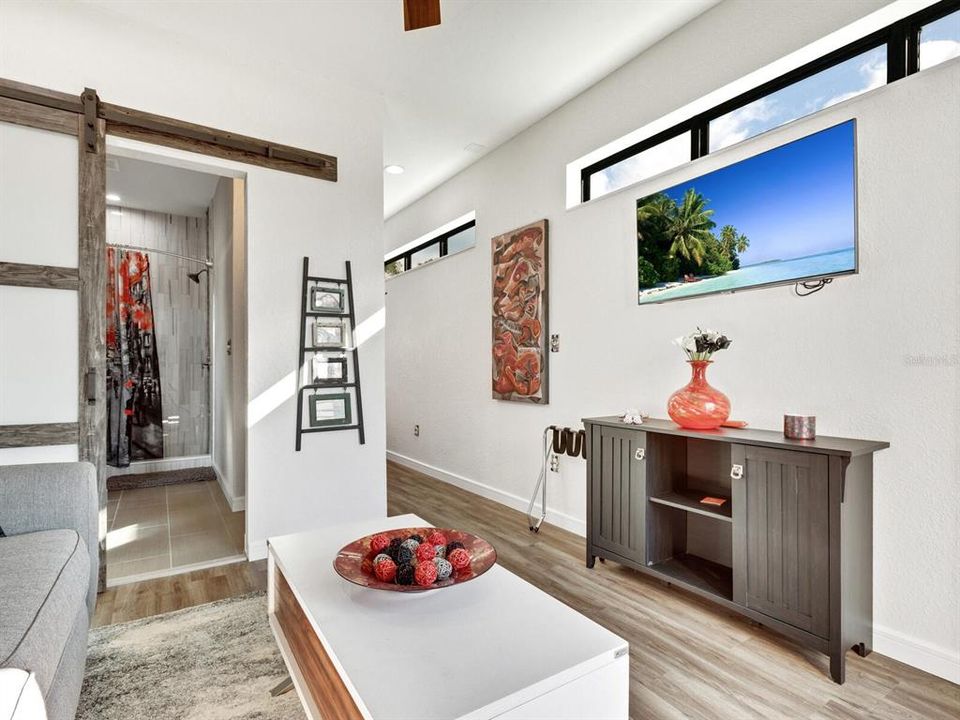 For Sale: $1,320,000 (3 beds, 3 baths, 1996 Square Feet)