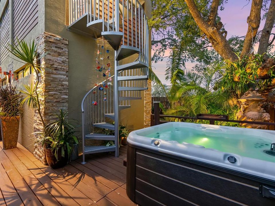 For Sale: $1,320,000 (3 beds, 3 baths, 1996 Square Feet)