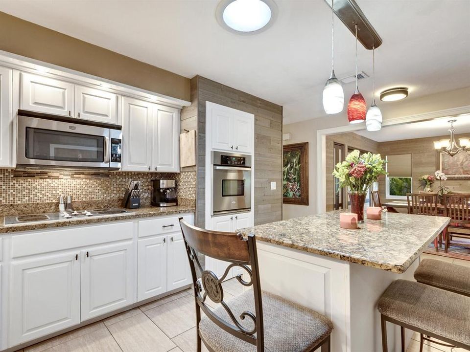 For Sale: $1,320,000 (3 beds, 3 baths, 1996 Square Feet)