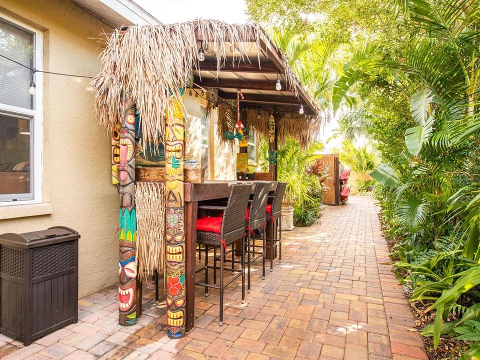 For Sale: $1,320,000 (3 beds, 3 baths, 1996 Square Feet)