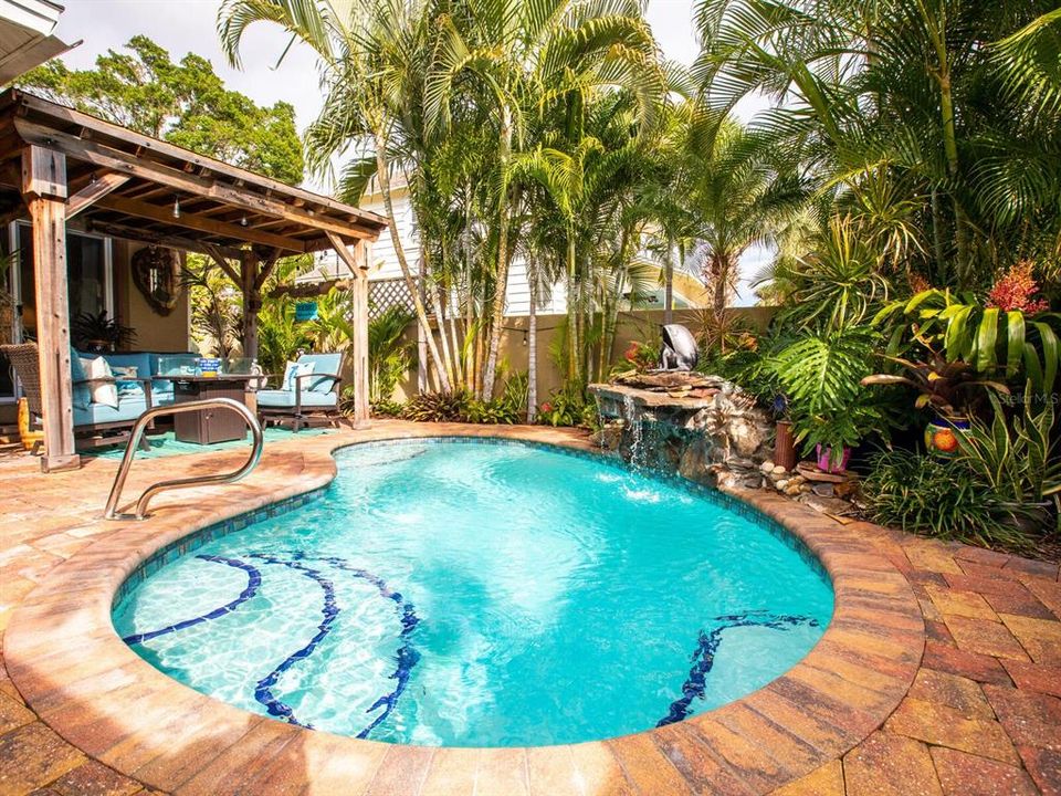 For Sale: $1,320,000 (3 beds, 3 baths, 1996 Square Feet)