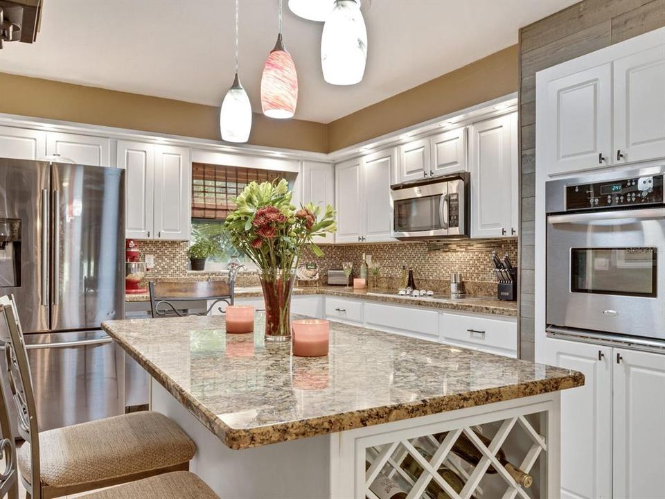 For Sale: $1,320,000 (3 beds, 3 baths, 1996 Square Feet)