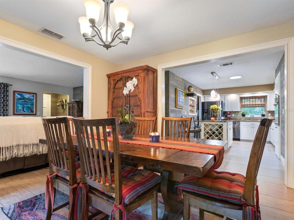 For Sale: $1,320,000 (3 beds, 3 baths, 1996 Square Feet)