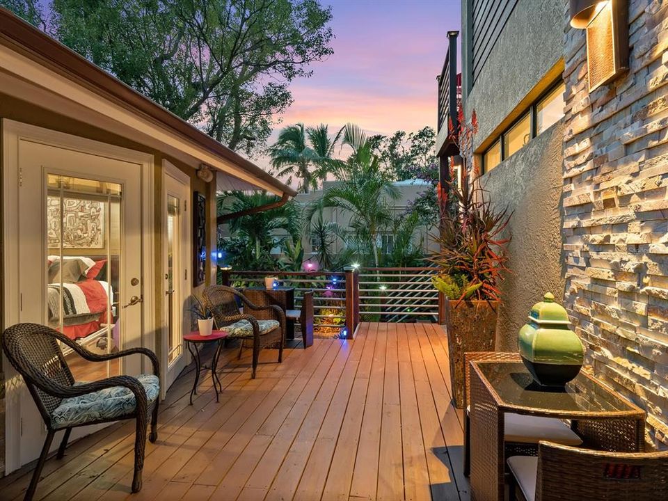 For Sale: $1,320,000 (3 beds, 3 baths, 1996 Square Feet)