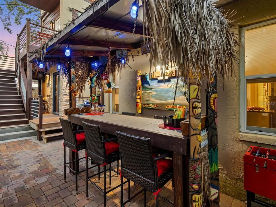 For Sale: $1,320,000 (3 beds, 3 baths, 1996 Square Feet)