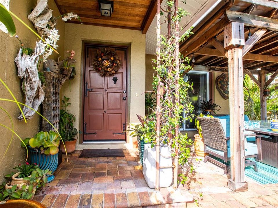 For Sale: $1,320,000 (3 beds, 3 baths, 1996 Square Feet)