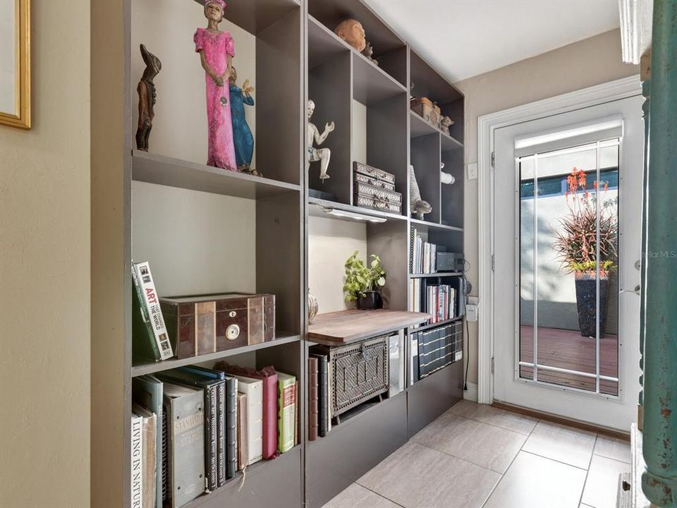 For Sale: $1,320,000 (3 beds, 3 baths, 1996 Square Feet)