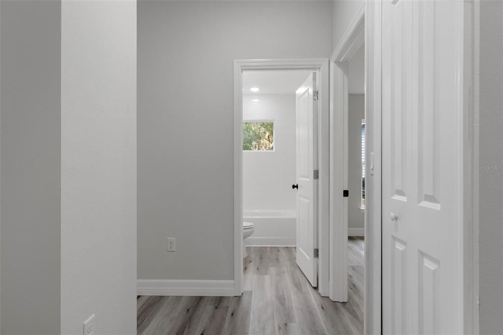 For Rent: $2,400 (4 beds, 2 baths, 1662 Square Feet)