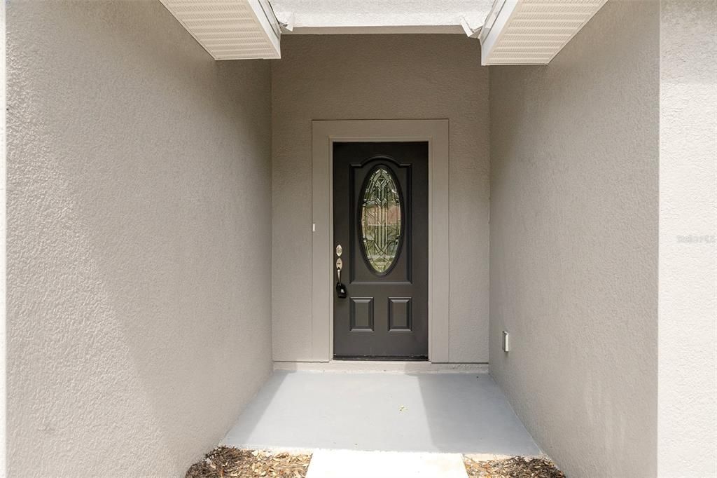 For Rent: $2,400 (4 beds, 2 baths, 1662 Square Feet)