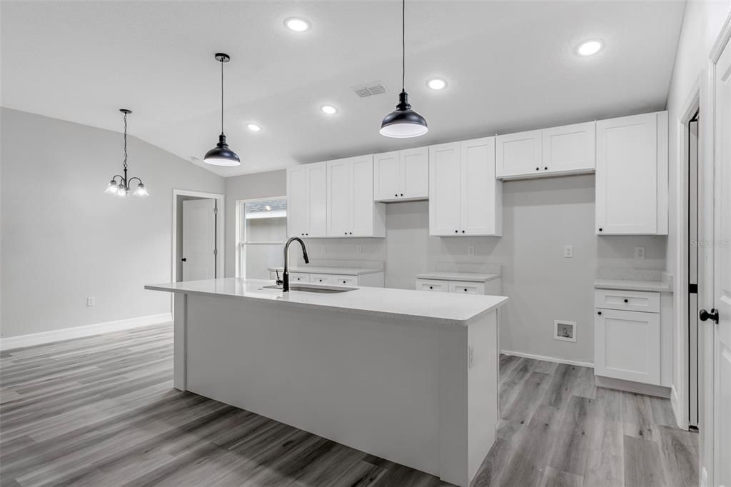 For Rent: $2,400 (4 beds, 2 baths, 1662 Square Feet)