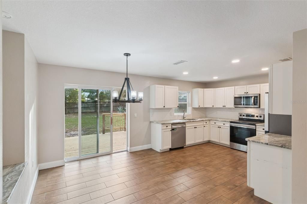 На продажу: $285,000 (3 спален, 2 ванн, 1473 Квадратных фут)