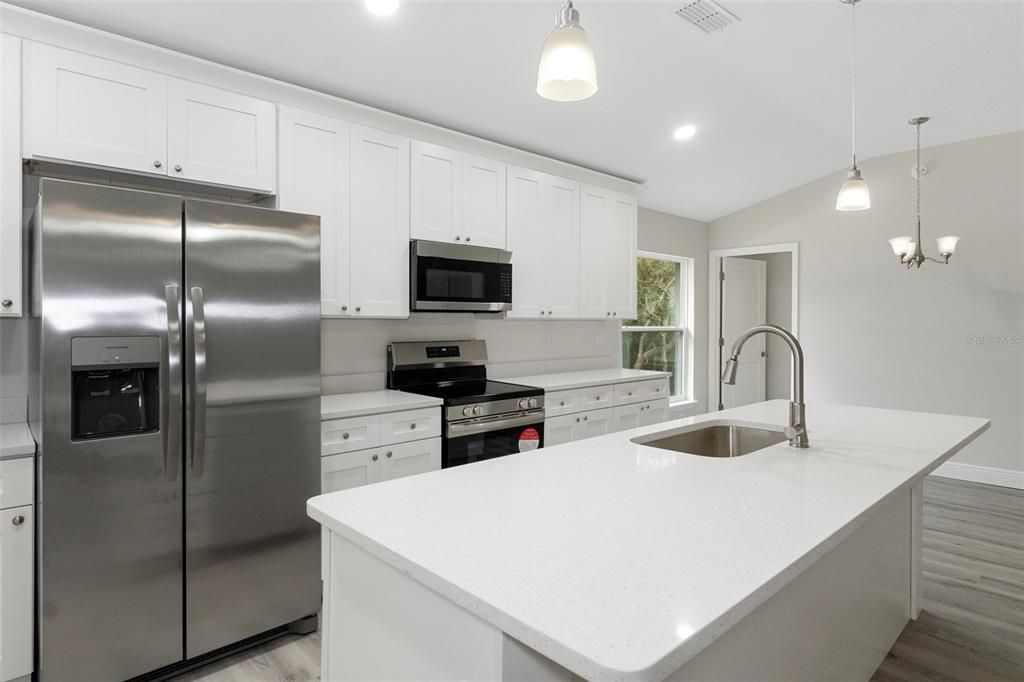 For Rent: $2,400 (4 beds, 2 baths, 1662 Square Feet)