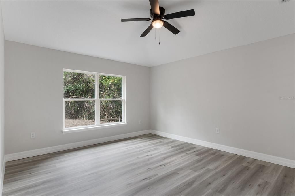 For Rent: $2,400 (4 beds, 2 baths, 1662 Square Feet)