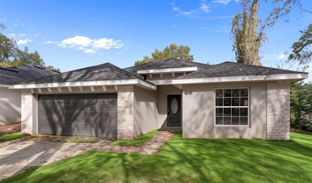 For Rent: $2,400 (4 beds, 2 baths, 1662 Square Feet)