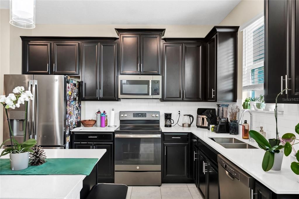 For Sale: $350,000 (3 beds, 2 baths, 1859 Square Feet)