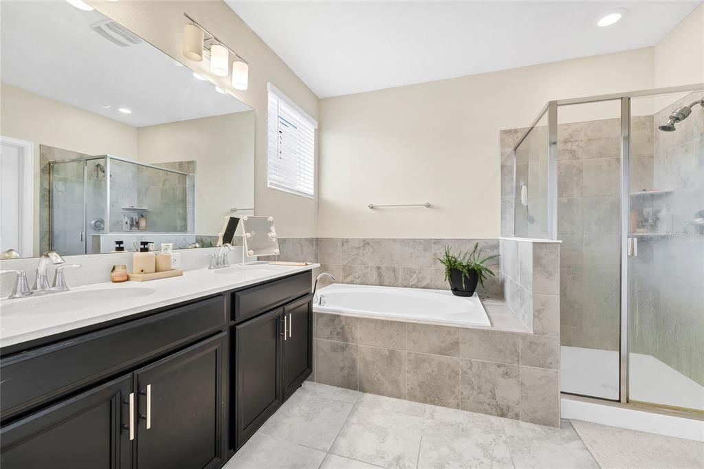 For Sale: $350,000 (3 beds, 2 baths, 1859 Square Feet)