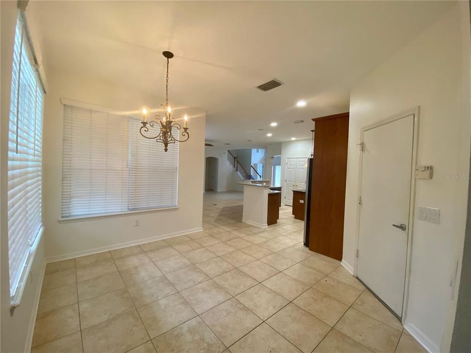 出租: $3,395 (4 贝兹, 3 浴室, 3248 平方英尺)