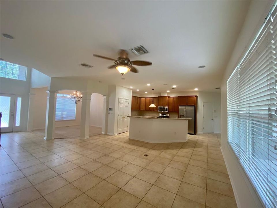 出租: $3,395 (4 贝兹, 3 浴室, 3248 平方英尺)