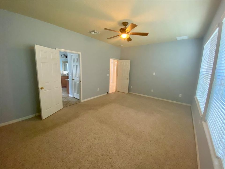 出租: $3,395 (4 贝兹, 3 浴室, 3248 平方英尺)