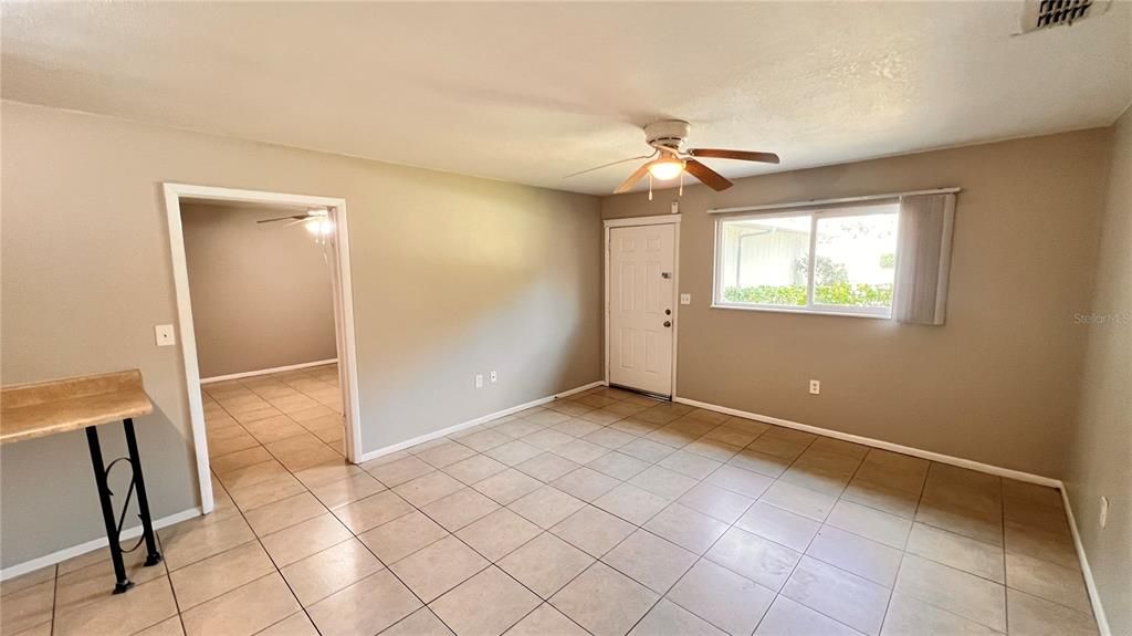 For Rent: $1,699 (3 beds, 2 baths, 1200 Square Feet)