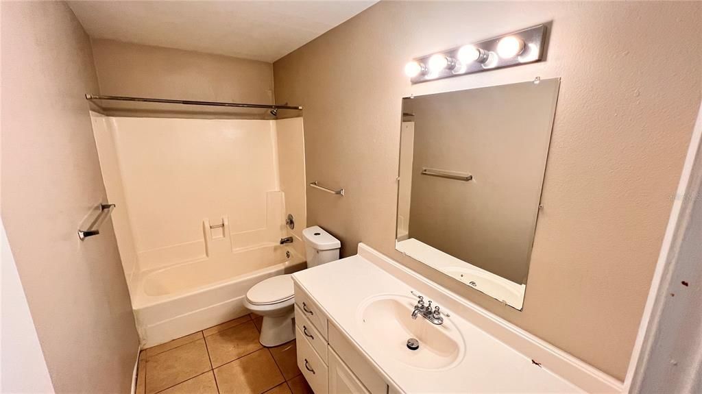 For Rent: $1,699 (3 beds, 2 baths, 1200 Square Feet)