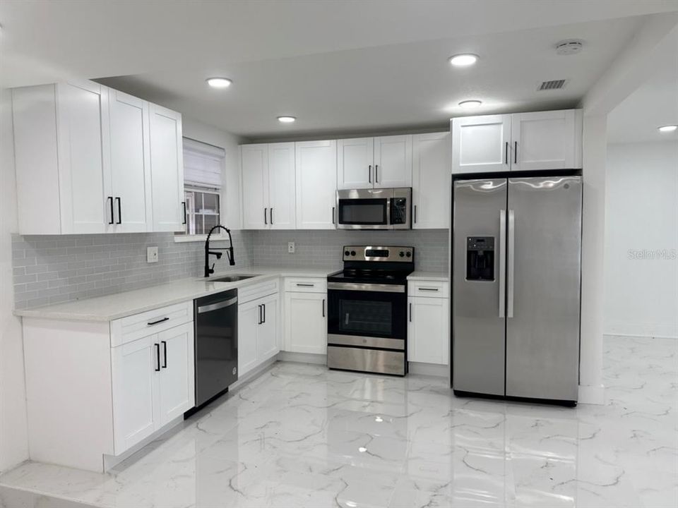 For Sale: $395,000 (3 beds, 1 baths, 1320 Square Feet)