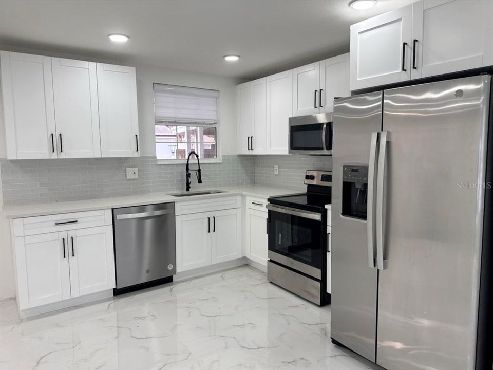 For Sale: $395,000 (3 beds, 1 baths, 1320 Square Feet)