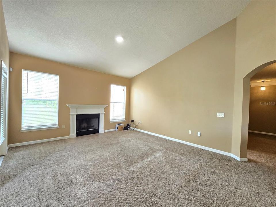 For Sale: $192,000 (2 beds, 2 baths, 1353 Square Feet)