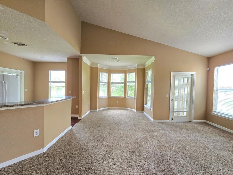 For Sale: $192,000 (2 beds, 2 baths, 1353 Square Feet)