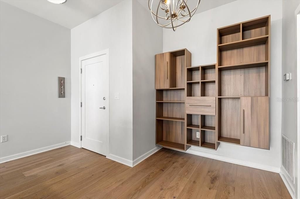 出租: $3,850 (1 贝兹, 1 浴室, 900 平方英尺)