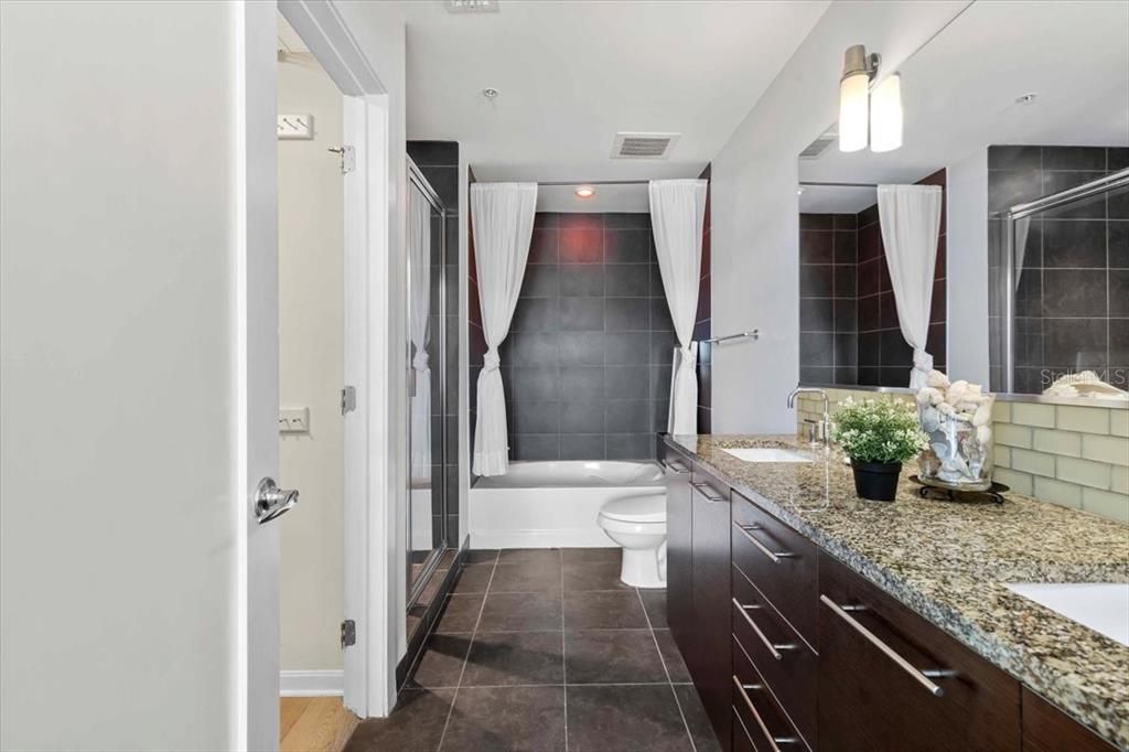 出租: $3,850 (1 贝兹, 1 浴室, 900 平方英尺)