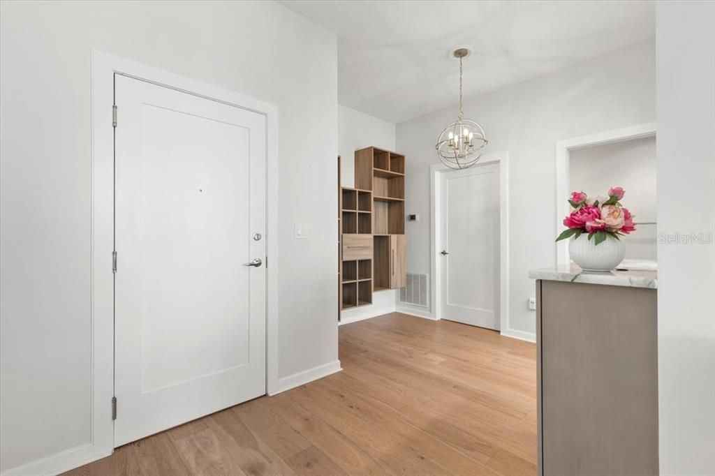 出租: $3,850 (1 贝兹, 1 浴室, 900 平方英尺)