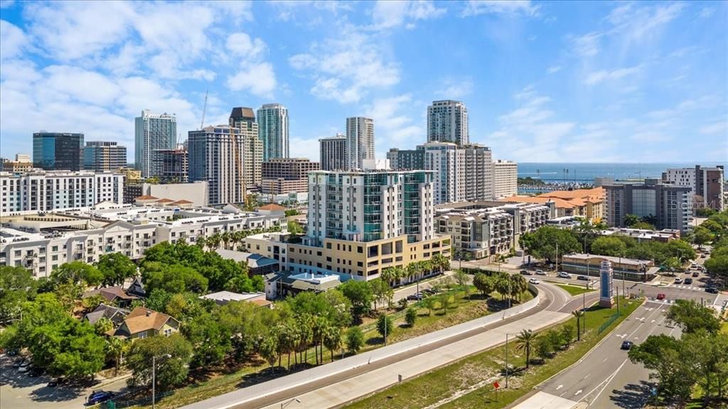 出租: $3,850 (1 贝兹, 1 浴室, 900 平方英尺)