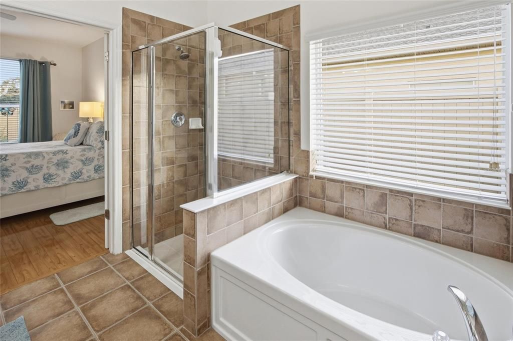 На продажу: $350,000 (3 спален, 2 ванн, 1740 Квадратных фут)