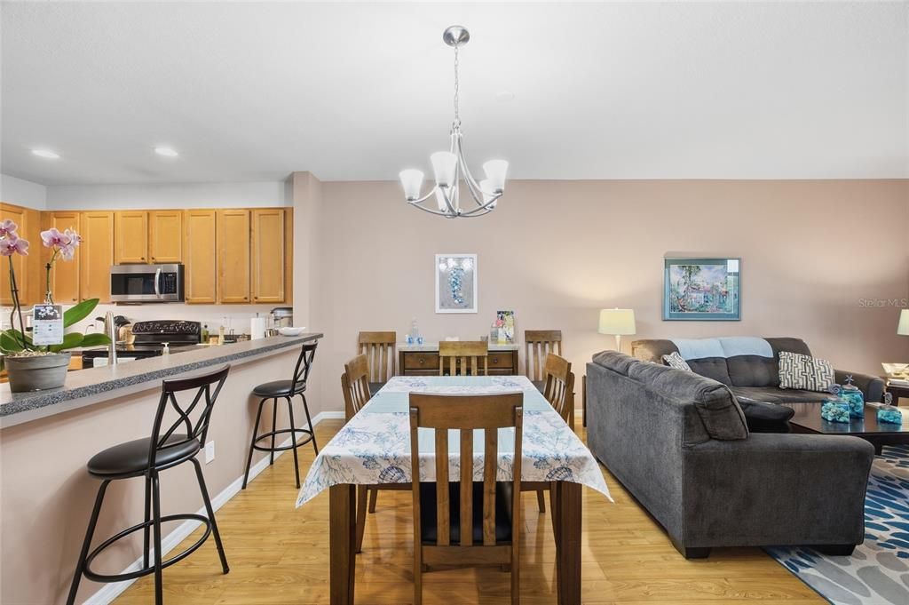 На продажу: $350,000 (3 спален, 2 ванн, 1740 Квадратных фут)