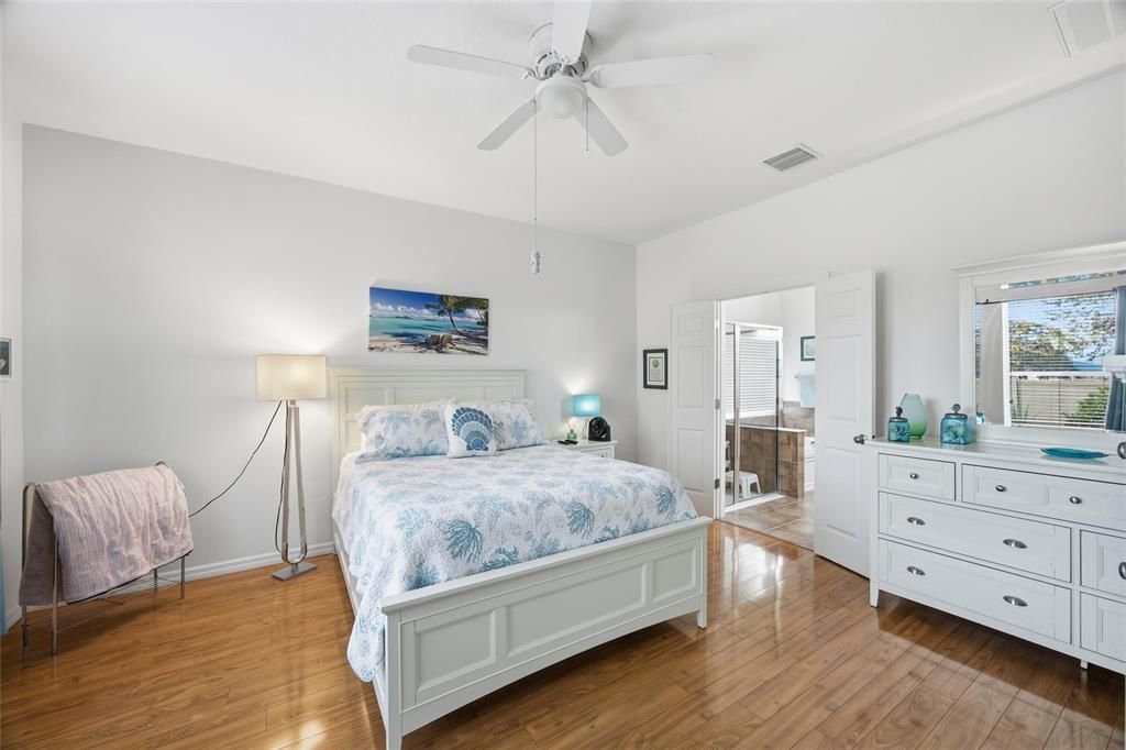 На продажу: $350,000 (3 спален, 2 ванн, 1740 Квадратных фут)