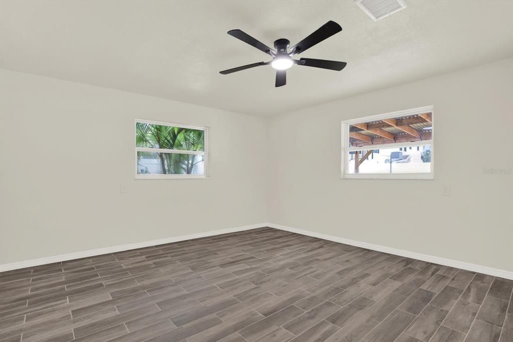 待售: $450,000 (3 贝兹, 2 浴室, 1230 平方英尺)