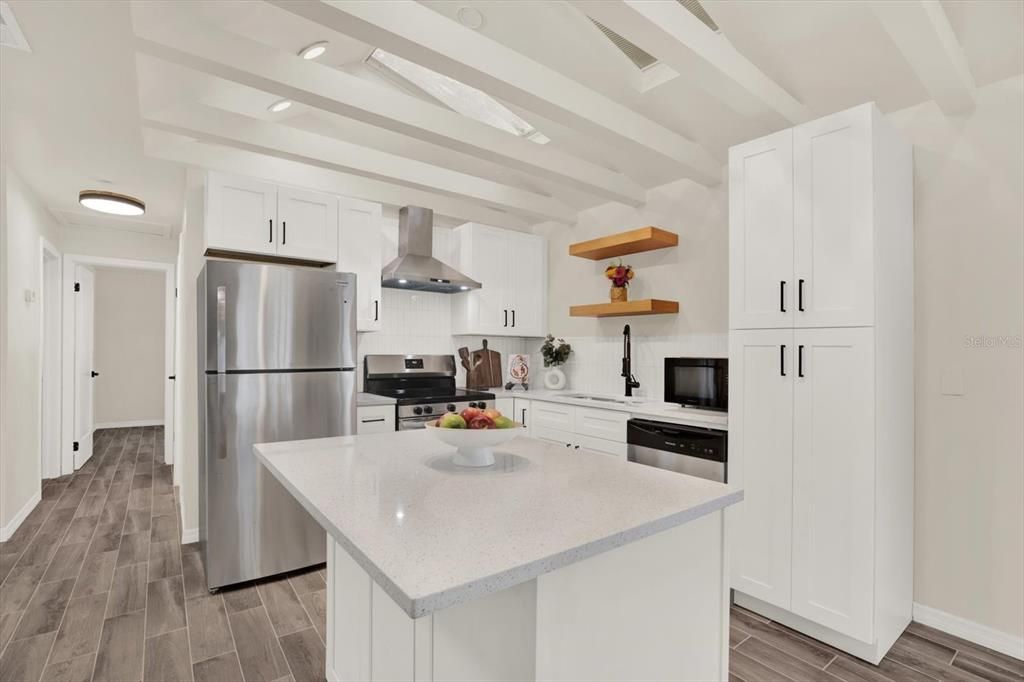 待售: $450,000 (3 贝兹, 2 浴室, 1230 平方英尺)