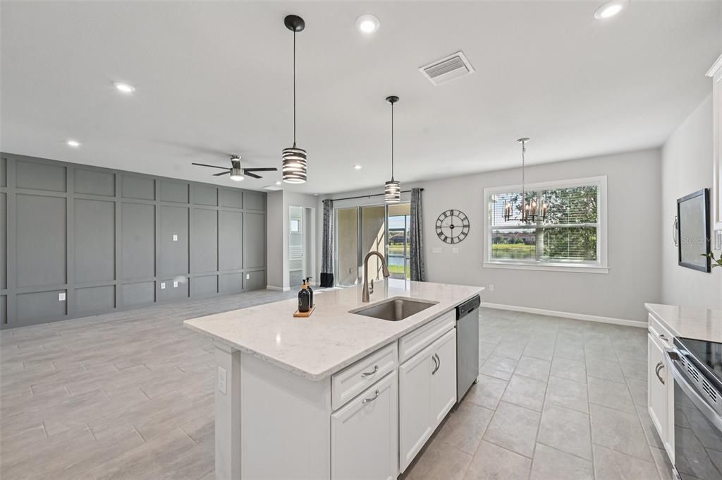 En Venta: $519,000 (3 camas, 2 baños, 2098 Pies cuadrados)